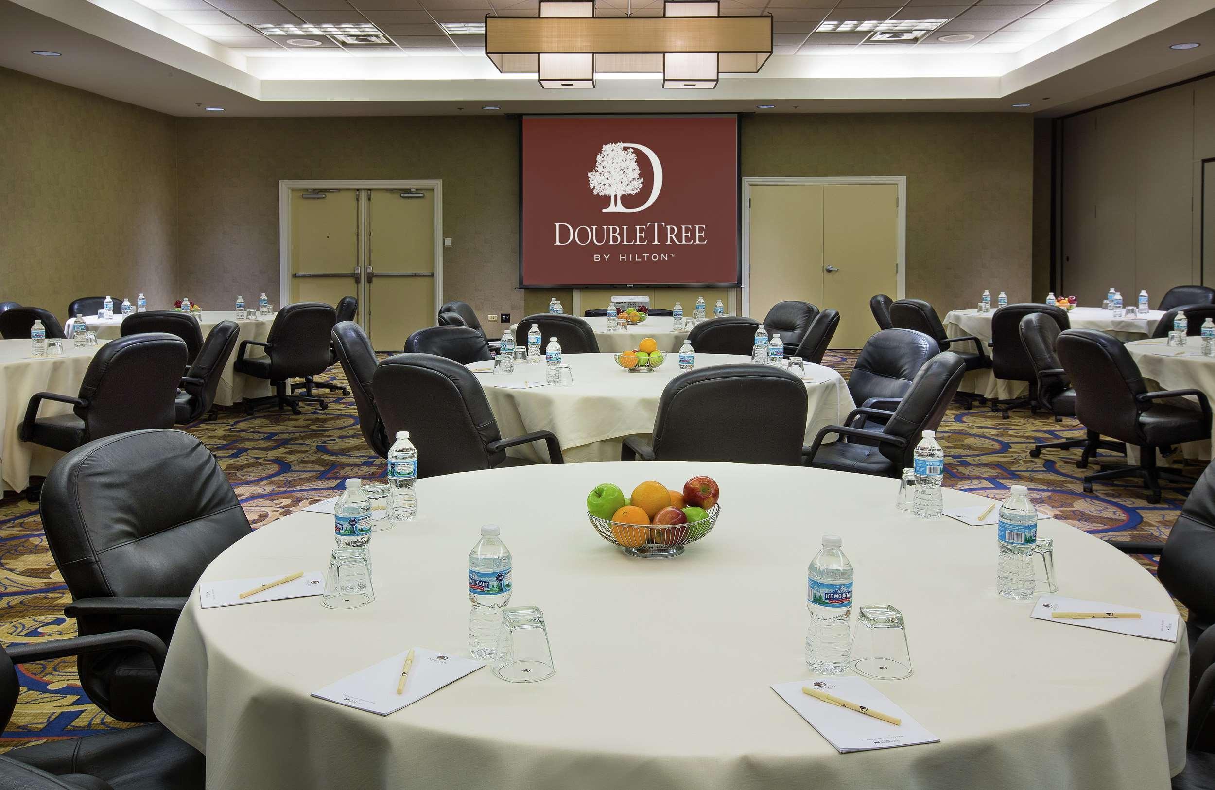 Doubletree By Hilton Chicago O'Hare Airport-Rosemont Hotel Bagian luar foto