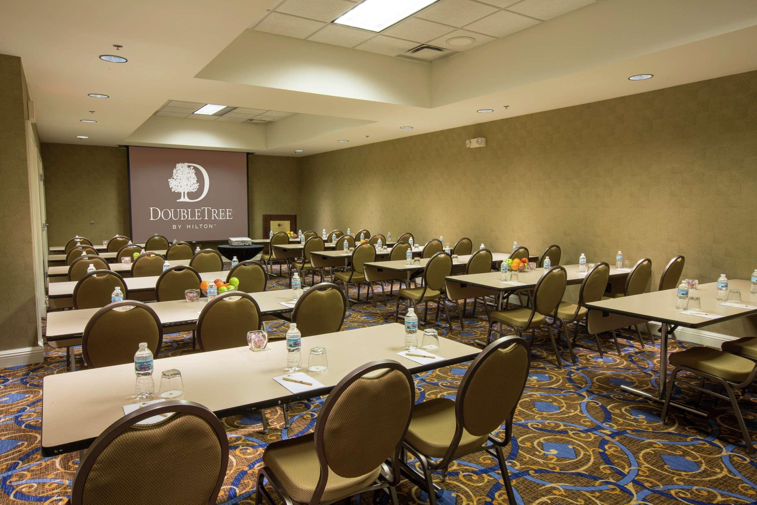 Doubletree By Hilton Chicago O'Hare Airport-Rosemont Hotel Bagian luar foto