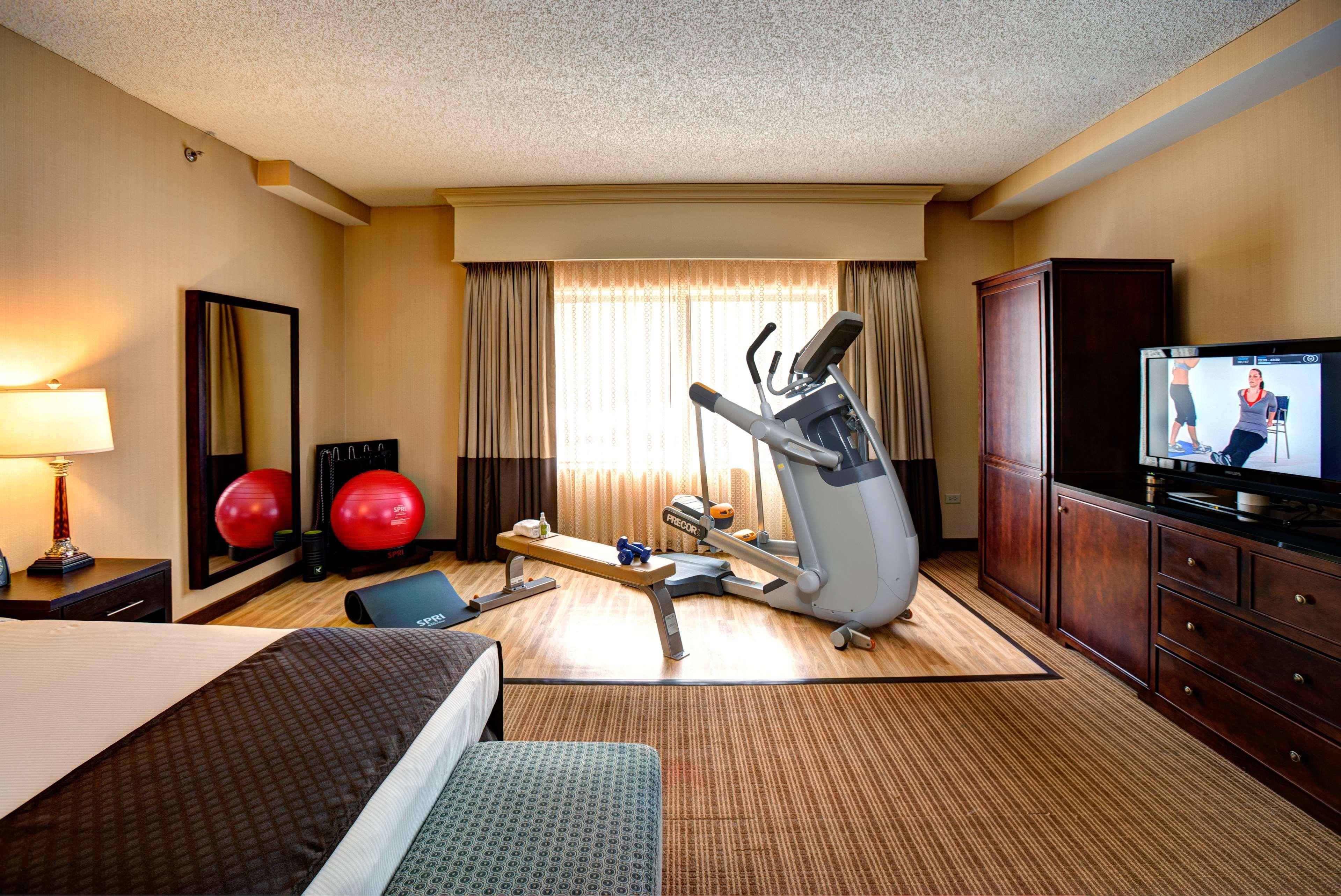 Doubletree By Hilton Chicago O'Hare Airport-Rosemont Hotel Bagian luar foto