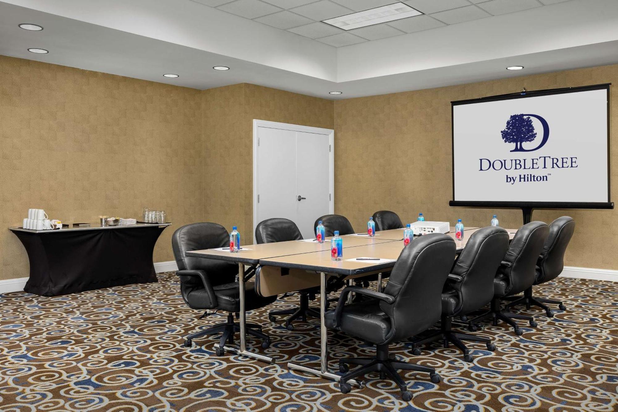Doubletree By Hilton Chicago O'Hare Airport-Rosemont Hotel Bagian luar foto