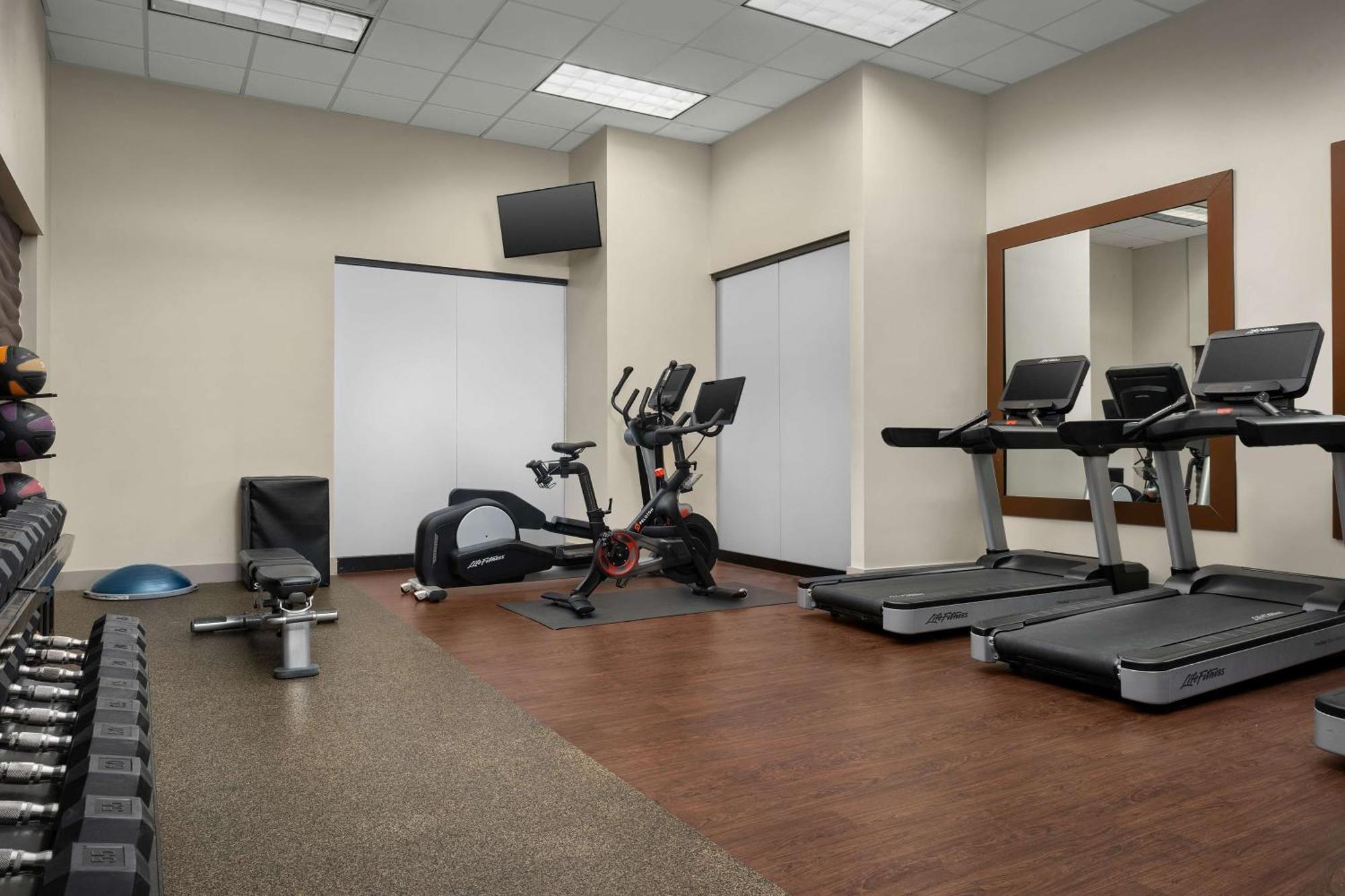 Doubletree By Hilton Chicago O'Hare Airport-Rosemont Hotel Bagian luar foto