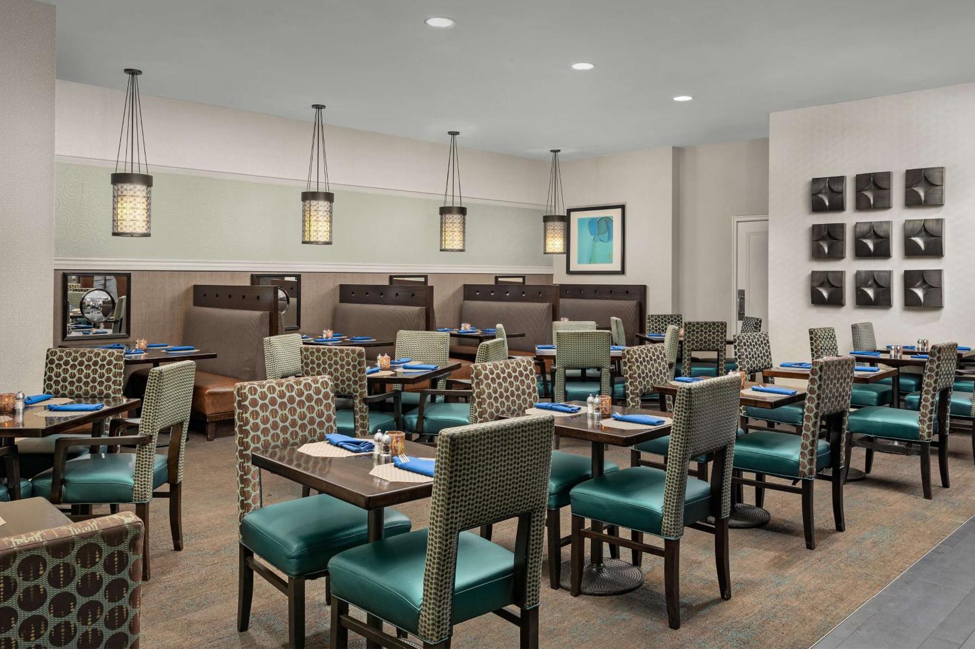 Doubletree By Hilton Chicago O'Hare Airport-Rosemont Hotel Bagian luar foto