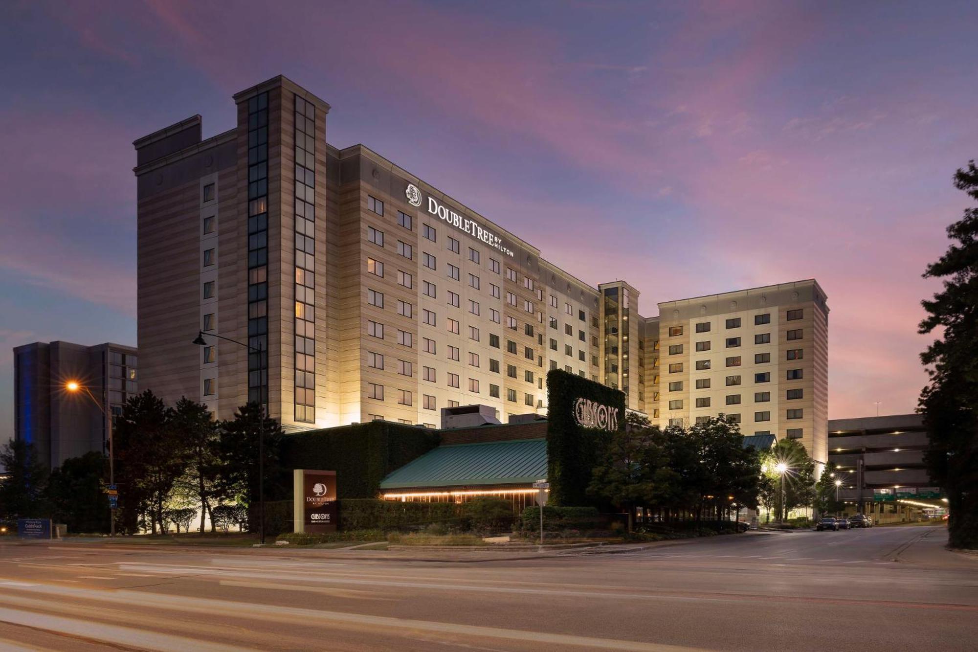 Doubletree By Hilton Chicago O'Hare Airport-Rosemont Hotel Bagian luar foto